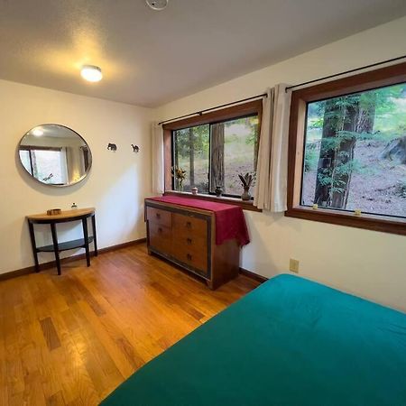 Little House In The Redwoods With A Hot Tub! Daire Garberville Dış mekan fotoğraf