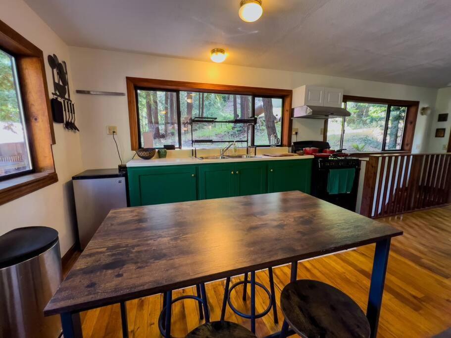 Little House In The Redwoods With A Hot Tub! Daire Garberville Dış mekan fotoğraf