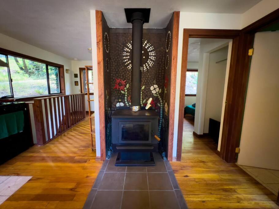 Little House In The Redwoods With A Hot Tub! Daire Garberville Dış mekan fotoğraf